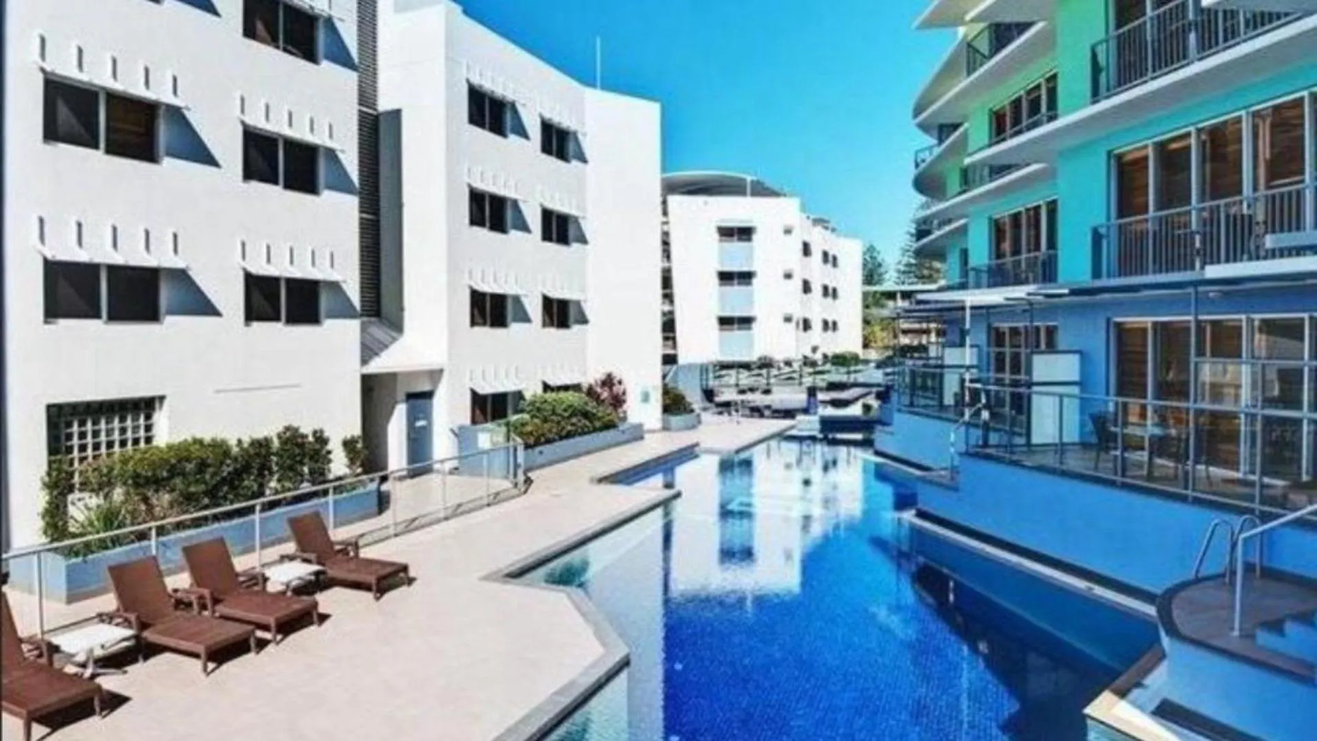 Rolling Surf Resort Unit 48 Caloundra