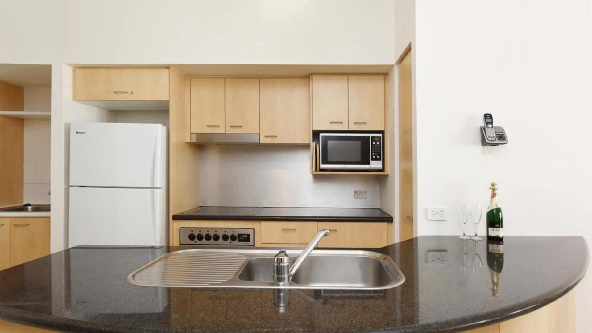 Apartment Rolling Surf Resort Unit 48 Caloundra Australia